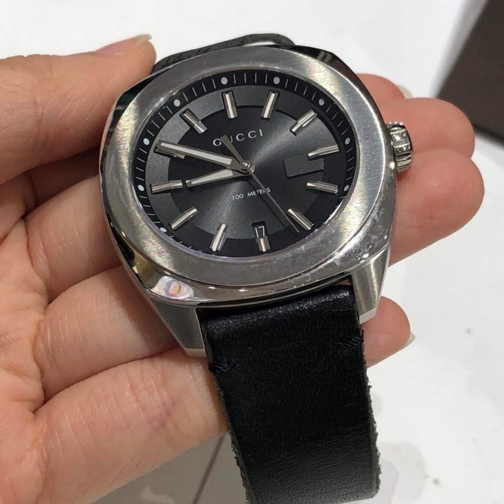 Gucci Mens Watch - Picture 2 of 13